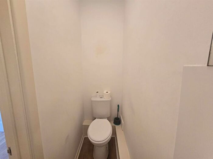 1 Bedroom Flat To Rent In Sun Street, Waltham Abbey, EN9