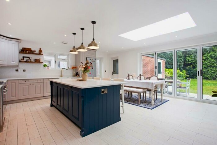 3 Bedroom Bungalow To Rent In Walton-on-Thames, KT12