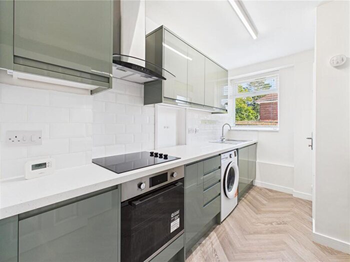 2 Bedroom Flat To Rent In Grammar School Walk, Hitchin, SG5