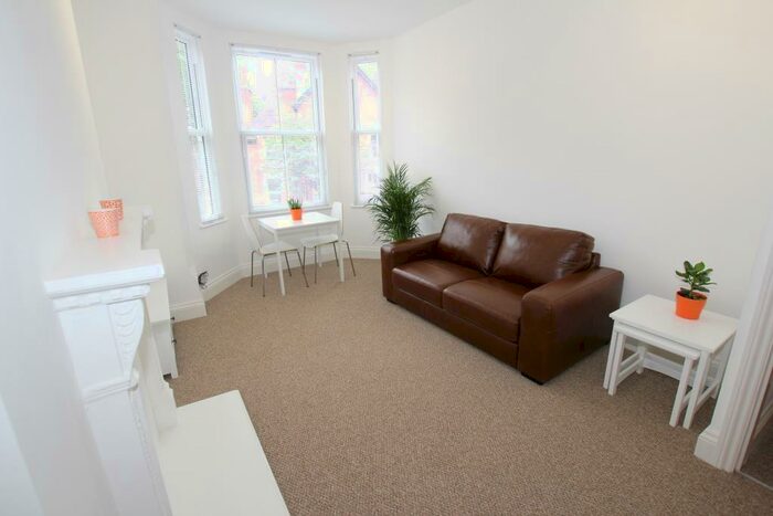 2 Bedroom Apartment To Rent In Hope Drive, The Park, Nottingham, NG7