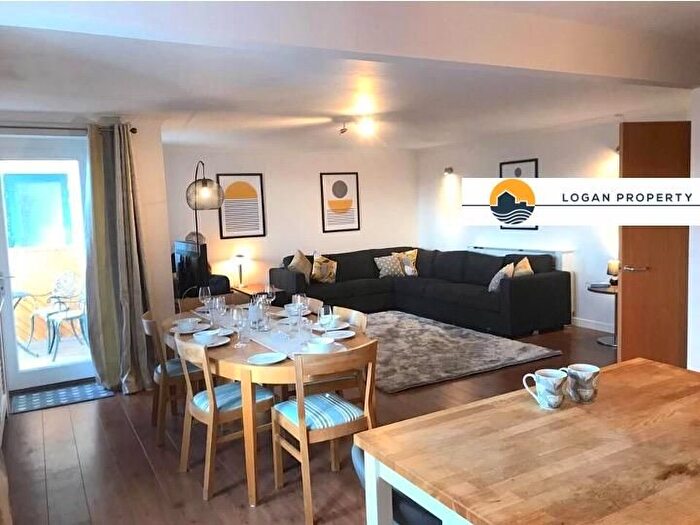 3 Bedroom Flat To Rent In Tower Place, Edinburgh, EH6