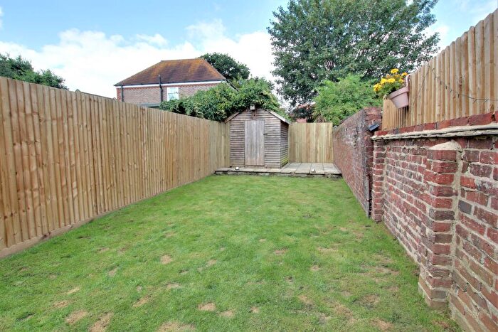2 Bedroom Cottage To Rent In Havant South Street Unfurnished, PO9