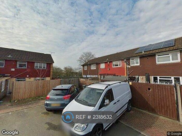 4 Bedroom End Of Terrace House To Rent In Eastry Close, Ashford, TN23