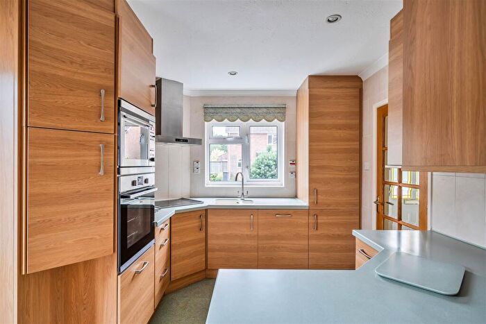 4 Bedroom Detached House For Sale In Canada Rise, Market Lavington, Devizes, SN10