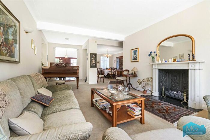 4 Bedroom Detached House For Sale In Aylmer Road, London, N2