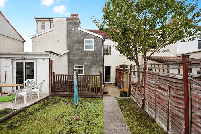 3 Bedroom Terraced House For Sale In Ridgeway Road, Bristol, BS16