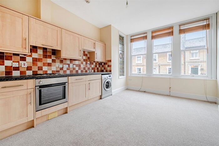 2 Bedroom Flat For Sale In Marshfield Road, Chippenham, SN15