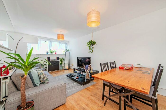 2 Bedroom Apartment To Rent In Curtain Road, London, EC2A