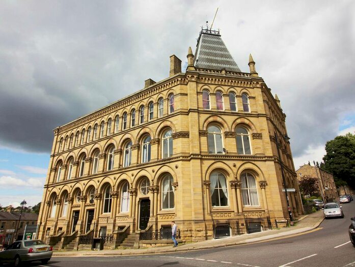 2 Bedroom Flat To Rent In Station House, Station Road, Batley, West Yorkshire, WF17