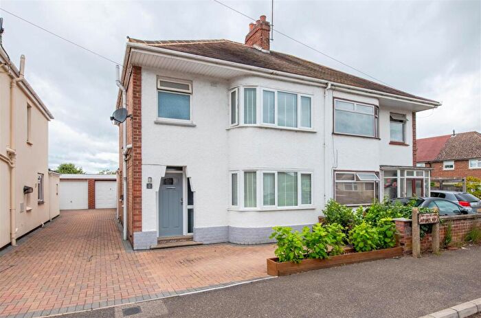 3 Bedroom Semi-Detached House For Sale In Bryant Way, Higham Ferrers, NN10