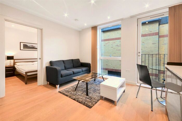 1 Bedroom Flat To Rent In Albion Court, Hammersmith, London, W6