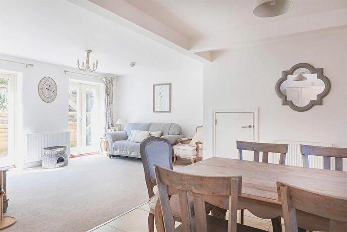 4 Bedroom Semi-Detached House To Rent In Lambkin Close, Quorn, LE12