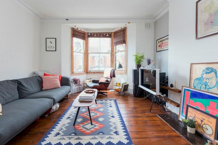 1 Bedroom Flat To Rent In Quested Court, Brett Road, London, E8