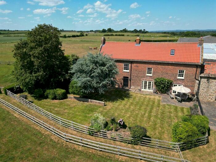 6 Bedroom Detached House For Sale In Strawgate Lane, Stapleton, Darlington, DL2