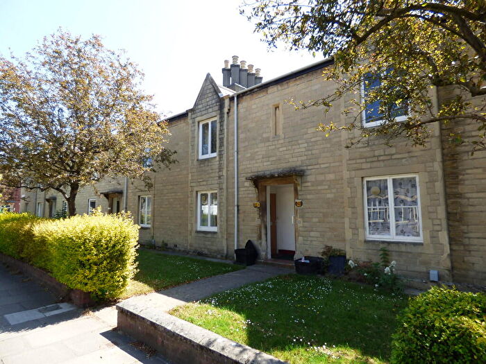 2 Bedroom Terraced House To Rent In London Street, Swindon, SN1