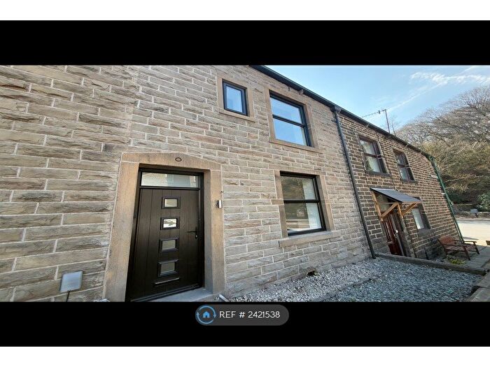 3 Bedroom Terraced House To Rent In Thorn Street, Rossendale, BB4