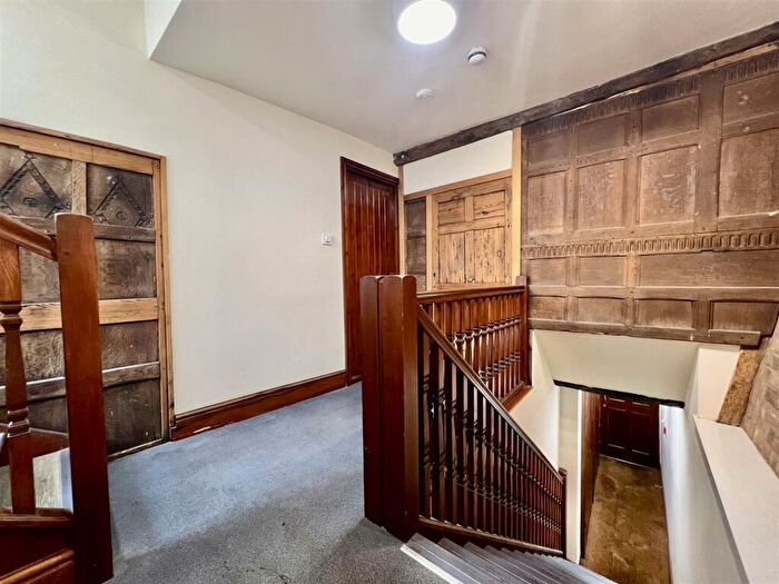 2 Bedroom Duplex For Sale In Wood Street, Stratford-Upon-Avon, CV37