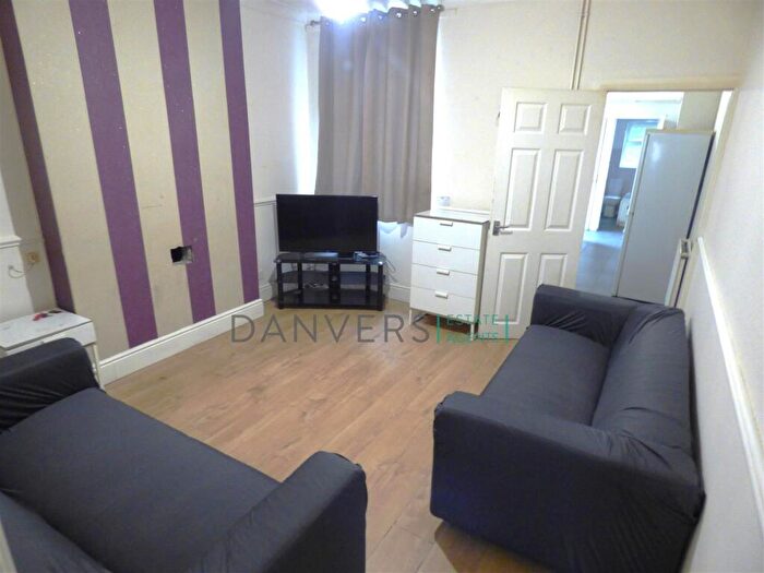 4 Bedroom Terraced House To Rent In Tudor Road, Leicester, LE3