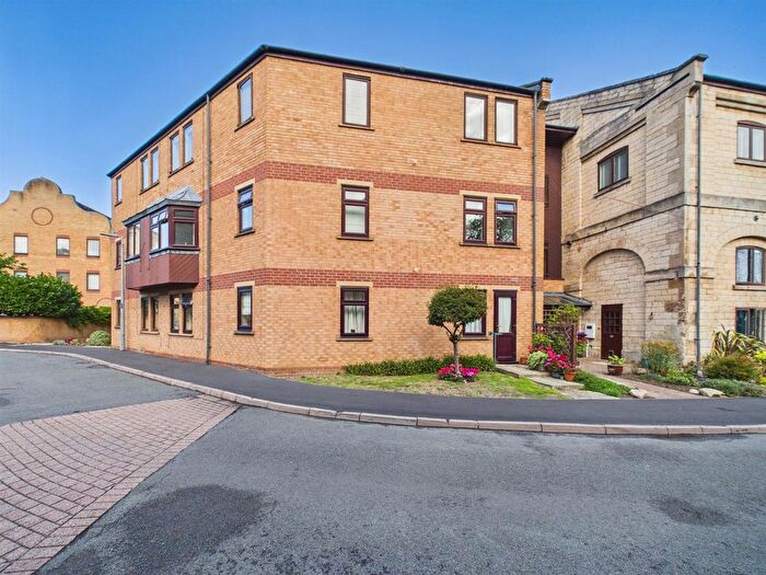 2 Bedroom Flat For Sale In Welland Mews, Stamford, PE9