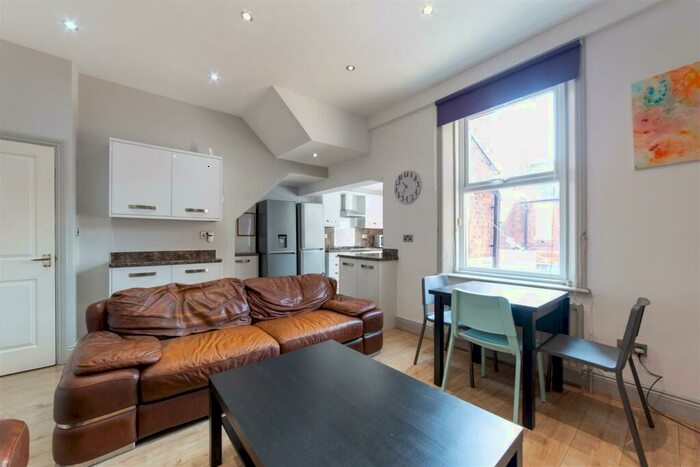 6 Bedroom Terraced House To Rent In £pppw - Hunters Road, Spital Tongues, Newcastle Upon Tyne, NE2