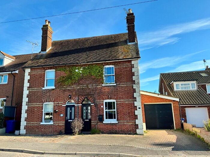 3 Bedroom Semi-Detached House For Sale In Forge Lane, ME9