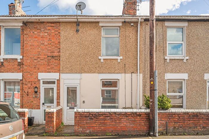 2 Bedroom Terraced House For Sale In Lorne Street, Swindon, SN1