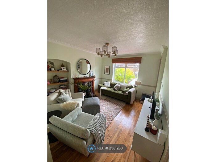 2 Bedroom Semi Detached House To Rent In Reigate Road, Bromley, BR1