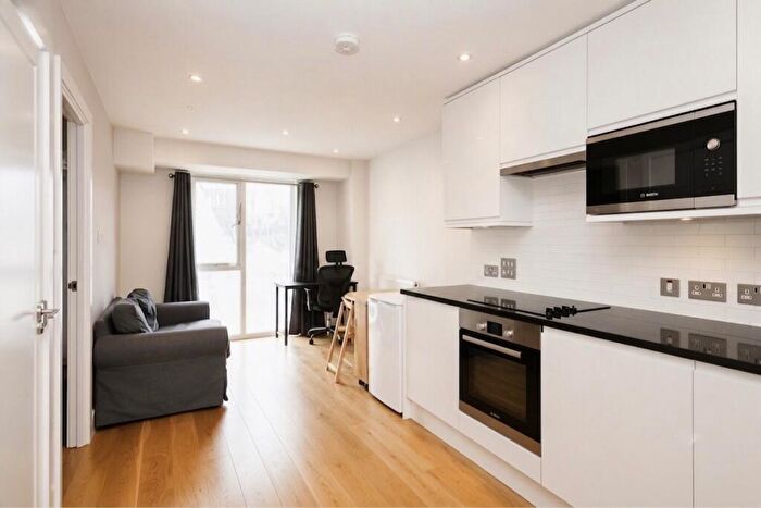 1 Bedroom Apartment To Rent In Sutton Court Road, Sutton, SM1