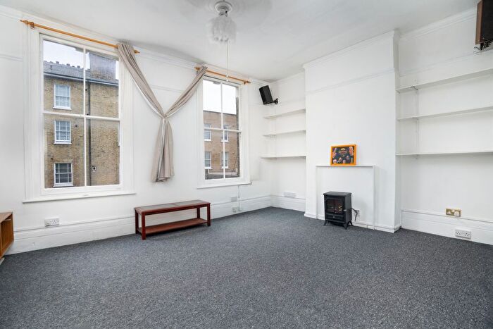 3 Bedroom Flat To Rent In Highbury Park, London, N5