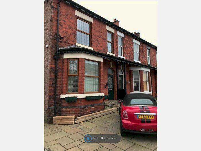 2 Bedroom Flat To Rent In Hibbert Lane, Stockport SK6
