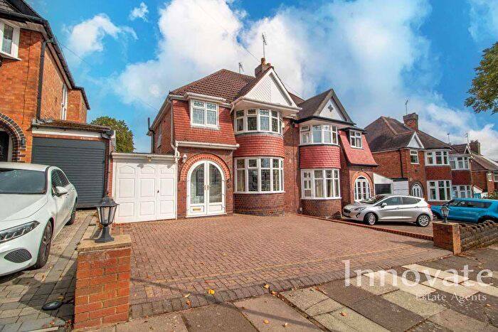 3 Bedroom Semi Detached House For Sale In Beverley Court Road, Quinton, B32