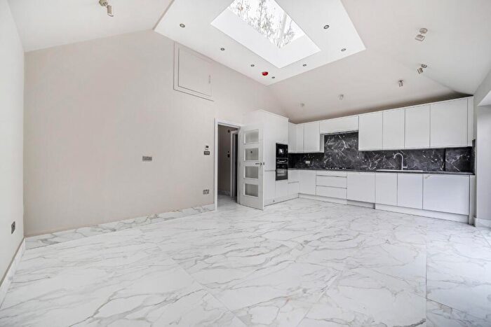 2 Bedroom Bungalow For Sale In Fairmont Close, Belvedere, Kent, DA17