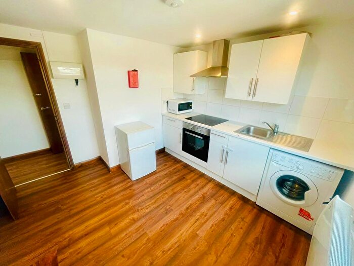 1 Bedroom Flat To Rent In London, W12