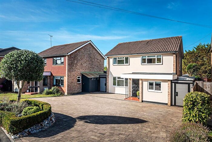 3 Bedroom Detached House For Sale In Forest Way, Ashtead, KT21