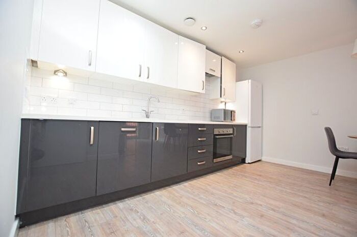 2 Bedroom Flat To Rent In Acorn Street, Sheffield, S3