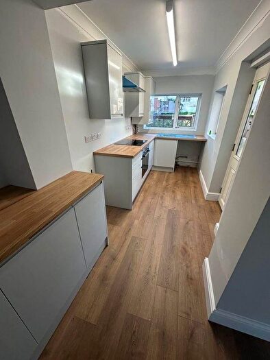 3 Bedroom Detached House To Rent In Aberdyberthi Street, Hafod, Swansea, SA1