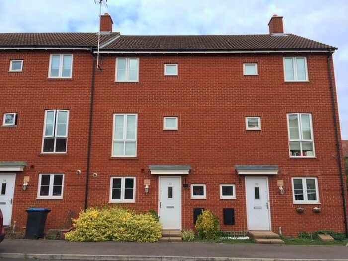 3 Bedroom House To Rent In Eddington Crescent, Welwyn Garden City, AL7
