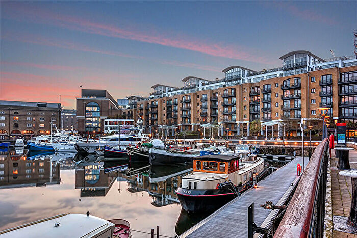 1 Bedroom Apartment To Rent In Swan Court, Star Place, London, E1W