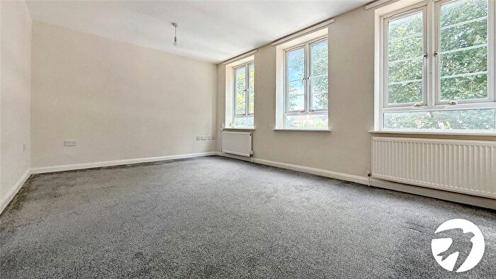 1 Bedroom Flat To Rent In Carlton Parade, Orpington, BR6