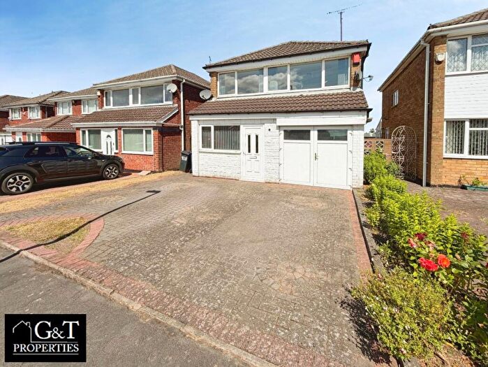 3 Bedroom Detached House To Rent In Spring Parklands, Dudley, DY1