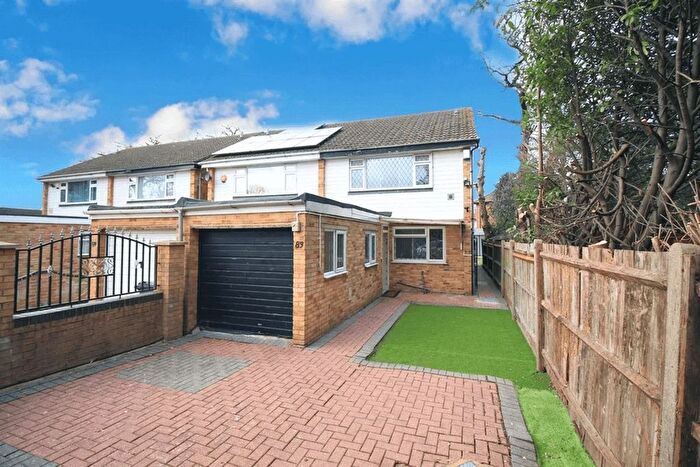 6 Bedroom Semi Detached House To Rent In Pine Tree Close, Hounslow, TW5