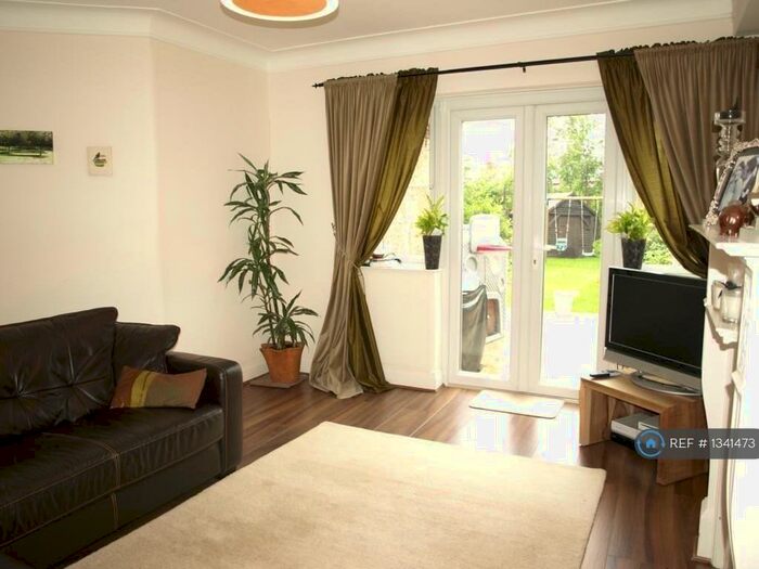 1 Bedroom Flat To Rent In Elmhurst Avenue, London, N2