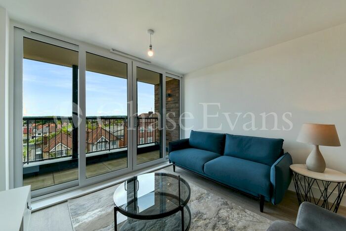 1 Bedroom Flat To Rent In Burrell House, London Square, St Albans Road, WD24