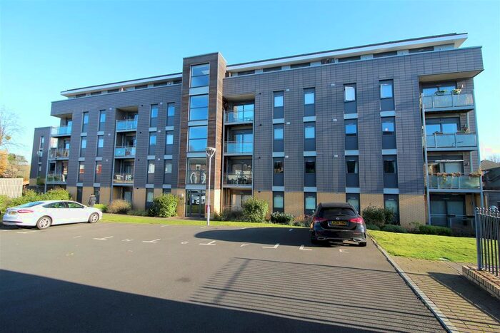 2 Bedroom Flat To Rent In Newsom, St. Peters Road, St.Albans AL1