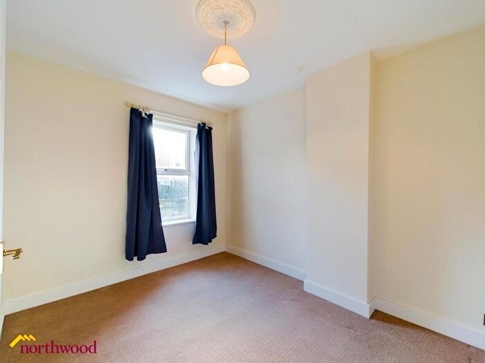 2 Bedroom Semi-Detached House For Sale In Broughton Road, Banbury, OX16
