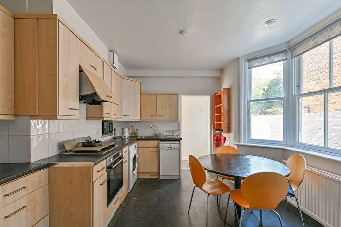 1 Bedroom Flat To Rent In Ivydale Road, Nunhead, London, SE15