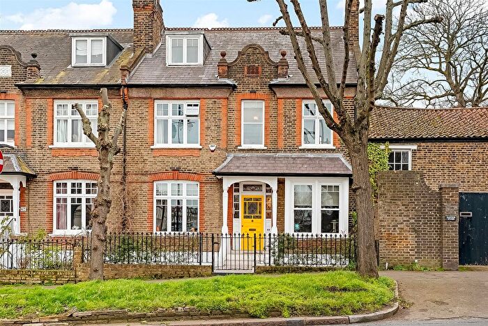 4 Bedroom Property For Sale In Tranquil Vale, Blackheath, London, SE3