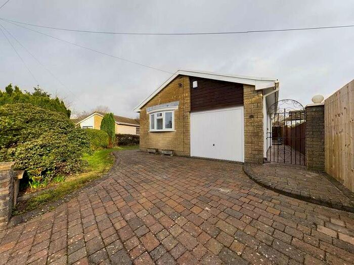 3 Bedroom Detached Bungalow To Rent In 22 Heol Tyn Y Cae, Rhiwbina, Cardiff. CF14