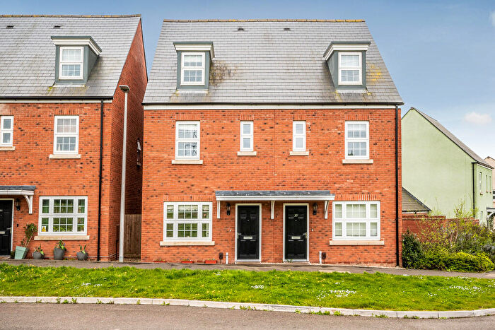 3 Bedroom Semi-Detached House For Sale In Savoy Street, Exeter, EX2