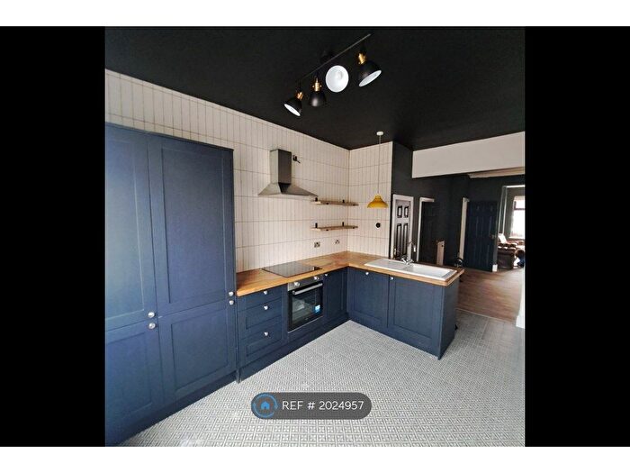 3 Bedroom Terraced House To Rent In Forest Range, Manchester, M19